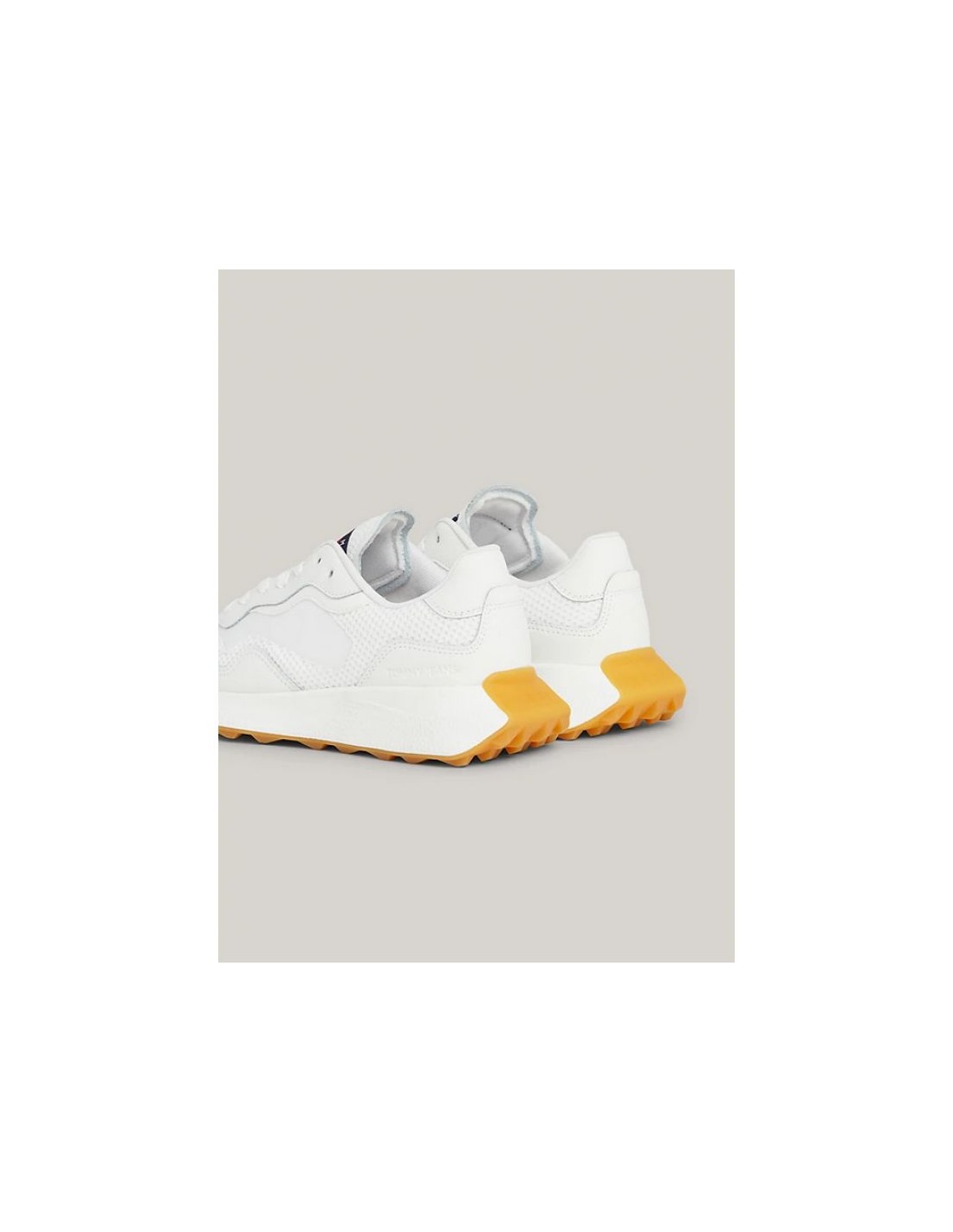 tommy-hilfiger-gynaikeia-sneakers-leuka-en0en02246-ybl-2.jpg